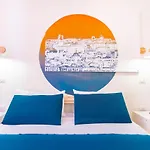 Sunscape Center בית הארחה 4*