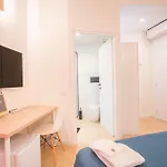 Sunscape Center בית הארחה 4*